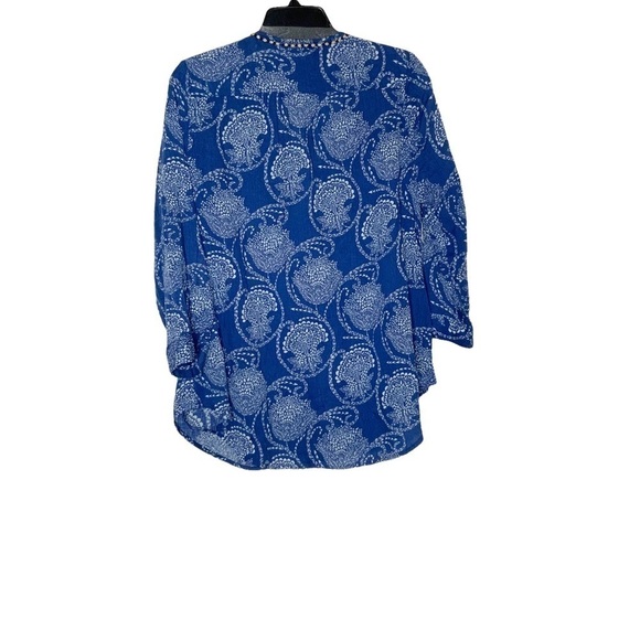 Lucky Brand blue blouse with side pockets and V neckline. Size M - Picture 6 of 10